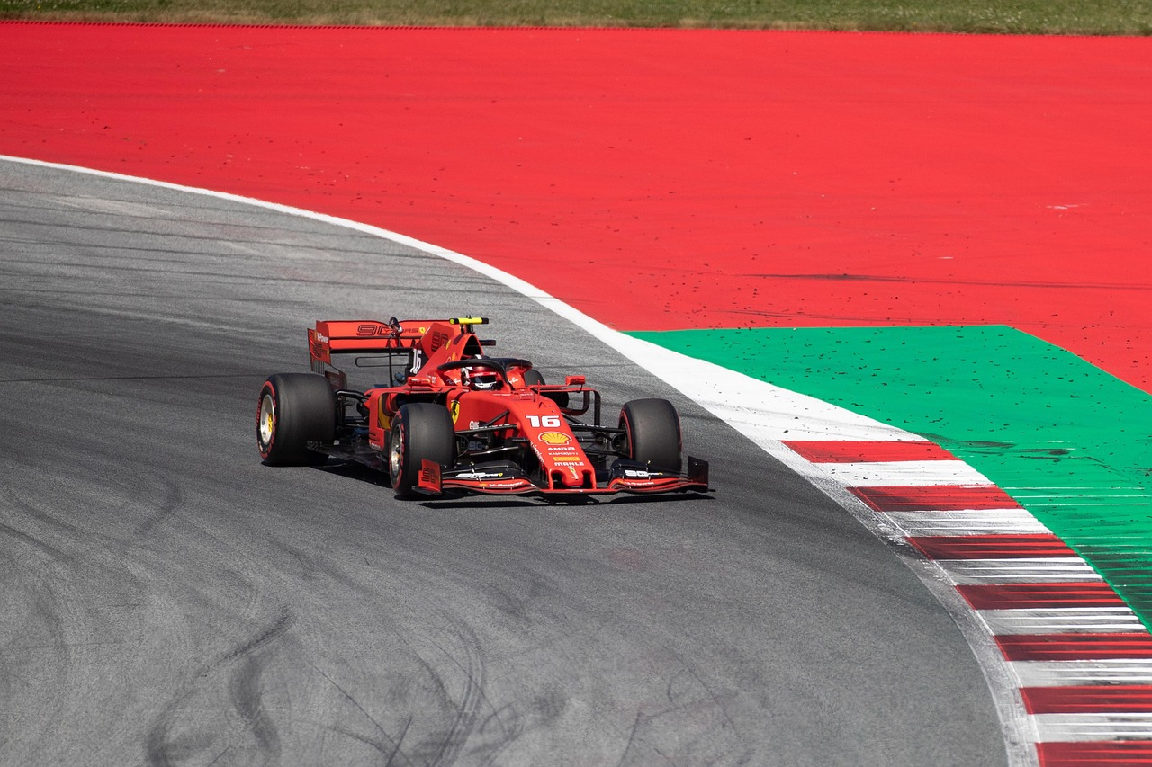 Michael_Kastelic_pixabay_photos_charles-leclerc-formula-1-4413062