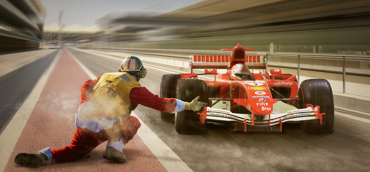 Papafox_pixabay_photos_racing-formula-1-pit-lane-ferrari-3415413